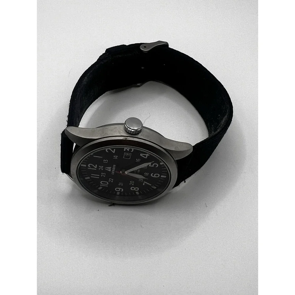 LINQIN Men's Watch Quartz 5ATM Stainless Steel No. 0550 - New Battery